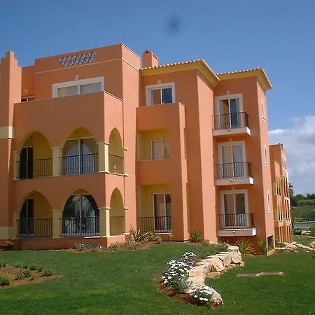 Üdülőközpont Jardim Da Meia 4*
